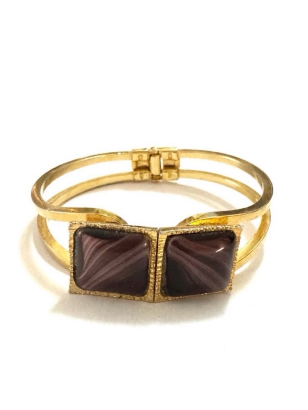VTG Gold Tone Clamper Bracelet with Purple Marble-Like Swirl Inserts
